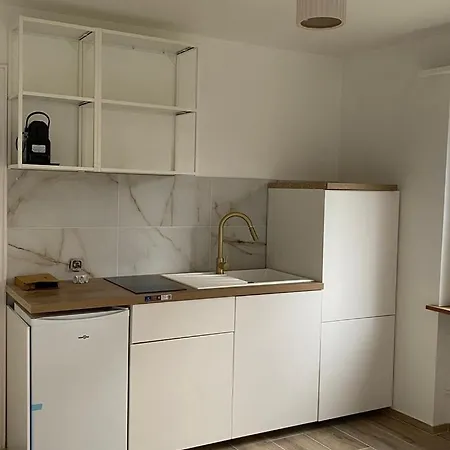 Pearl Arbor Apartment *