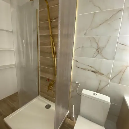Pearl Arbor Apartment *