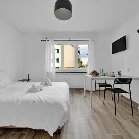 Pearl Arbor Apartment *
