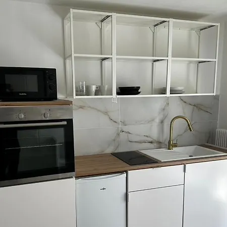 Pearl Arbor Apartment *