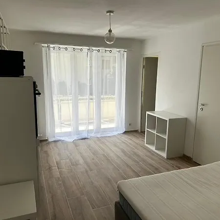 Pearl Arbor Apartment